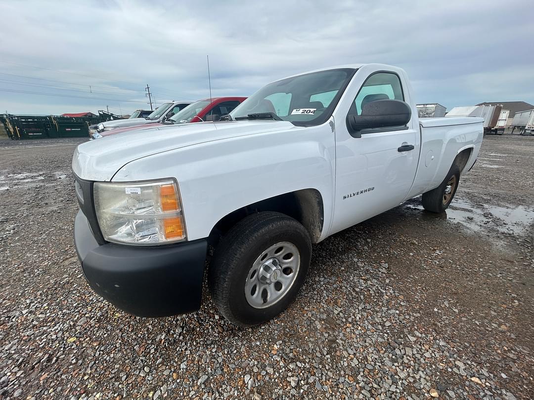 Image of Chevrolet Silverado Primary image