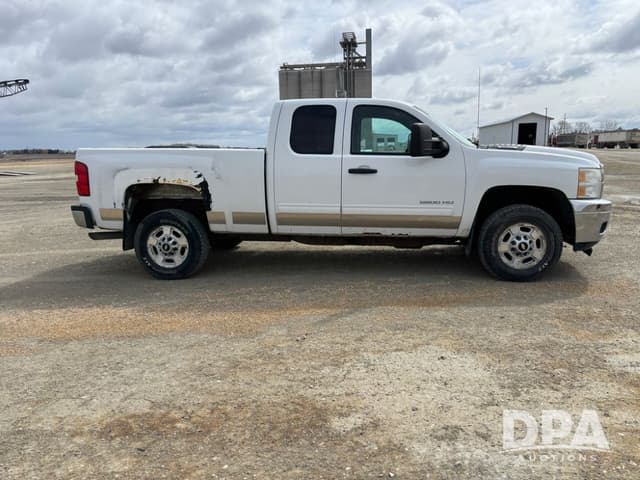 Image of Chevrolet 2500HD equipment image 3