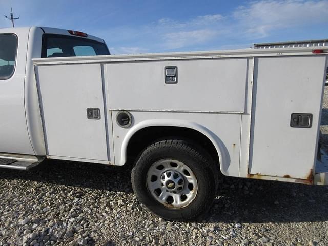 Image of Chevrolet 3500 equipment image 1