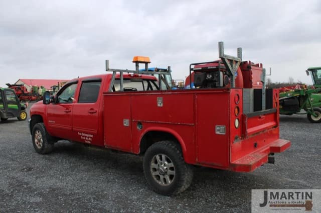 Image of Chevrolet 3500HD equipment image 3