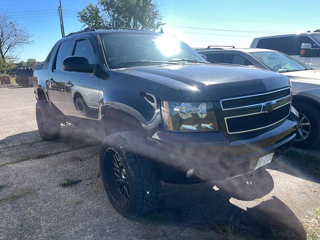 Image of Chevrolet Avalanche equipment image 1