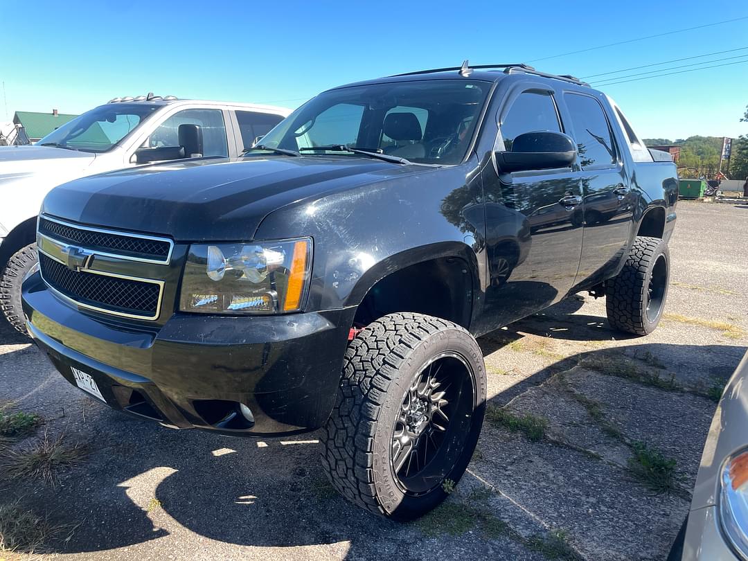 Image of Chevrolet Avalanche Primary image