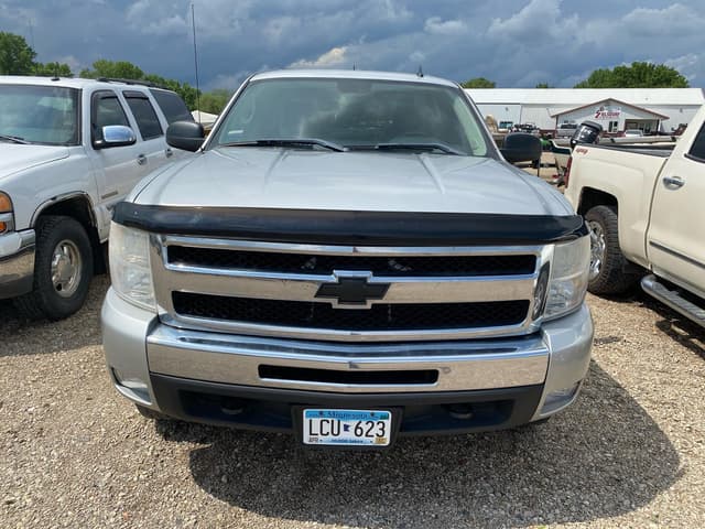 Image of Chevrolet Silverado equipment image 1