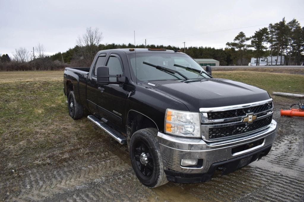 2011 Chevrolet 2500HD Equipment Image0