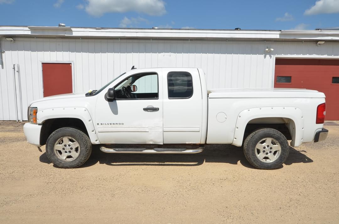 Image of Chevrolet 1500 Primary image