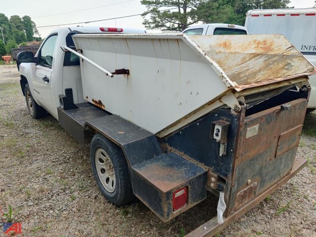Image of Chevrolet 1500 equipment image 1