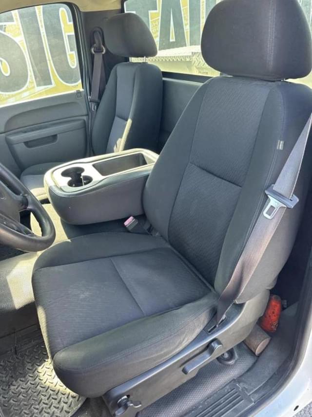 Image of Chevrolet 1500 equipment image 4