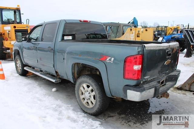 Image of Chevrolet 2500HD equipment image 3