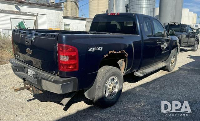 Image of Chevrolet 2500 equipment image 3