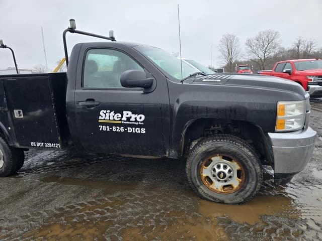 Image of Chevrolet 2500 equipment image 3