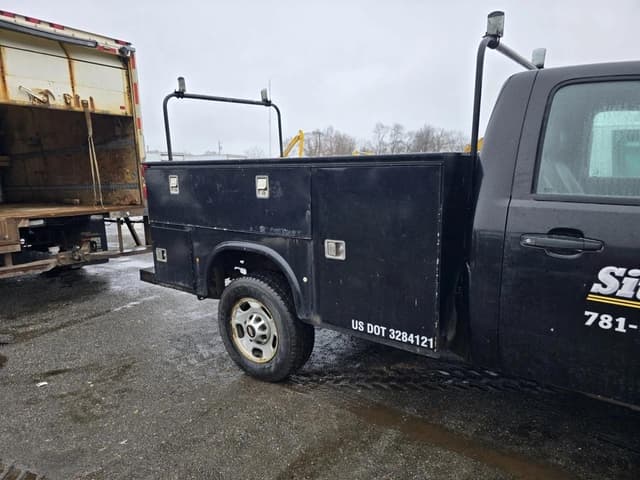 Image of Chevrolet 2500 equipment image 4