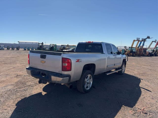 Image of Chevrolet 2500HD equipment image 4