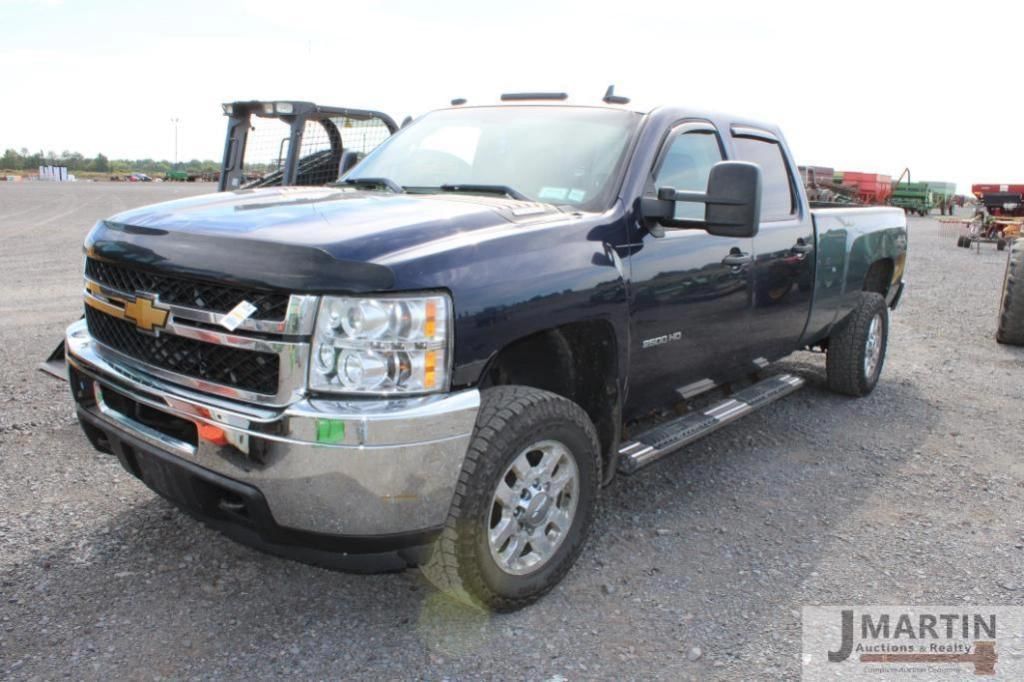 2011 Chevrolet 2500HD Equipment Image0