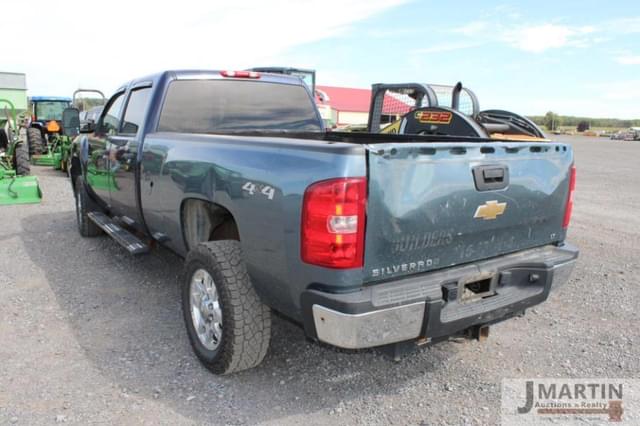 Image of Chevrolet 2500HD equipment image 3