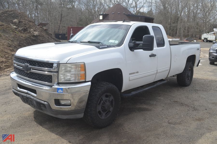 2011 Chevrolet 2500HD Equipment Image0
