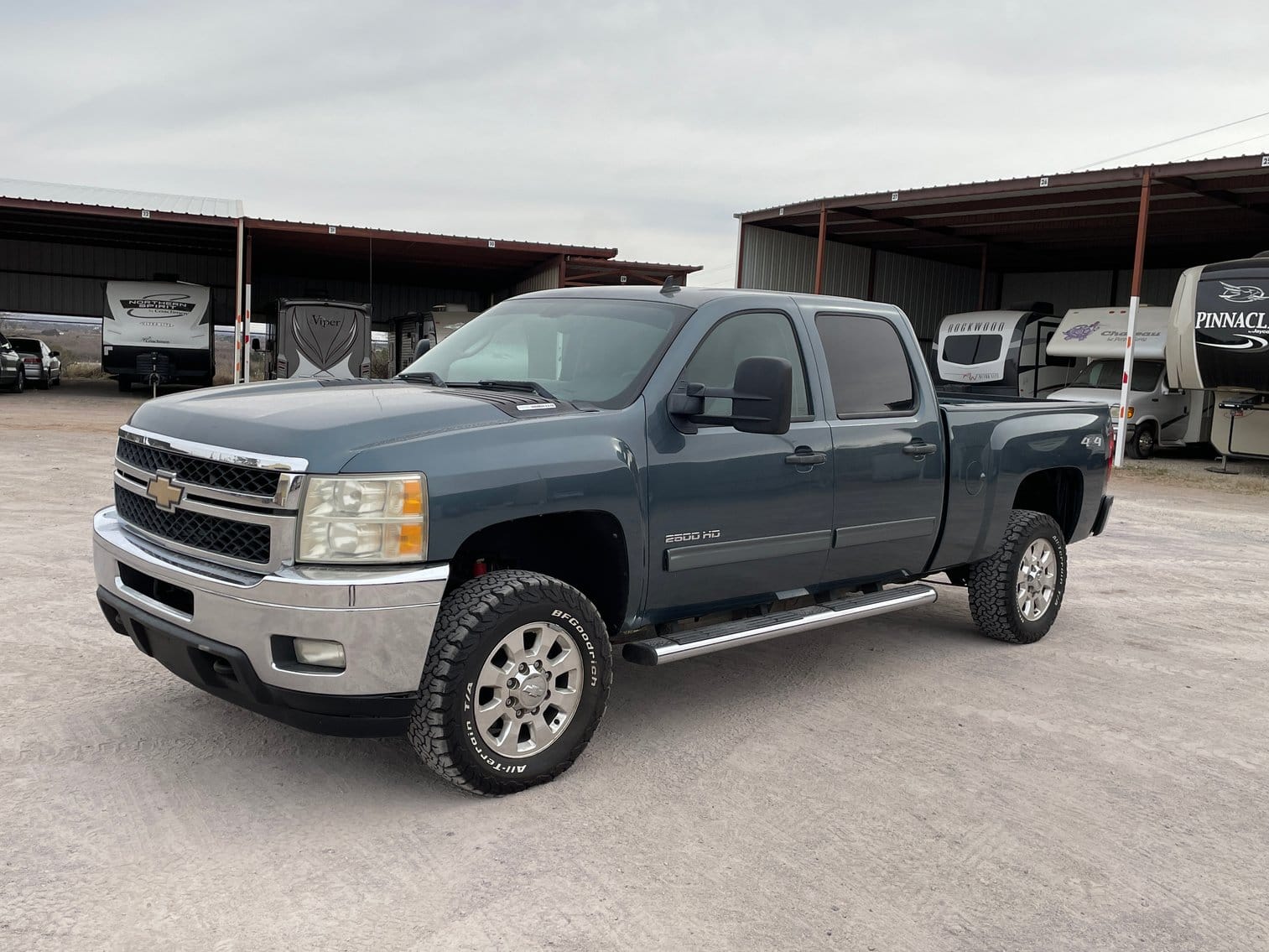 2011 Chevrolet 2500HD Equipment Image0