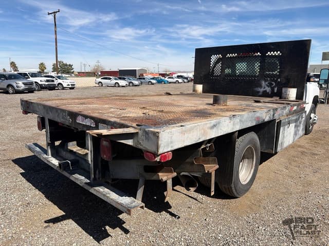 Image of Chevrolet 3500HD equipment image 4