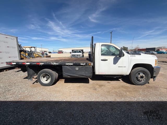 Image of Chevrolet 3500HD equipment image 3