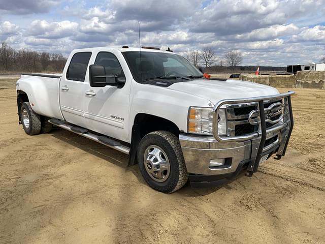 Image of Chevrolet 3500 equipment image 2