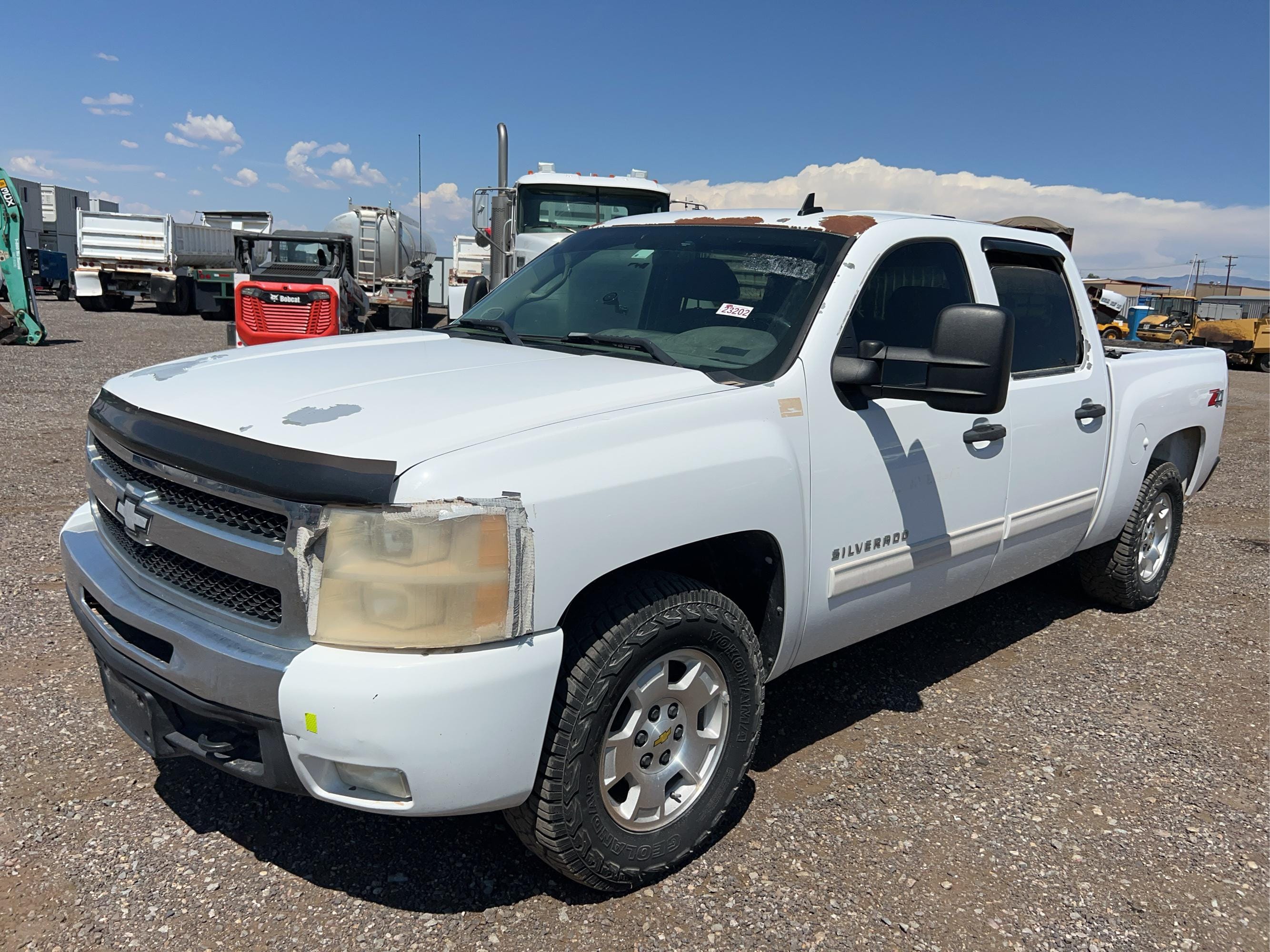2011 Chevrolet Silverado Equipment Image0
