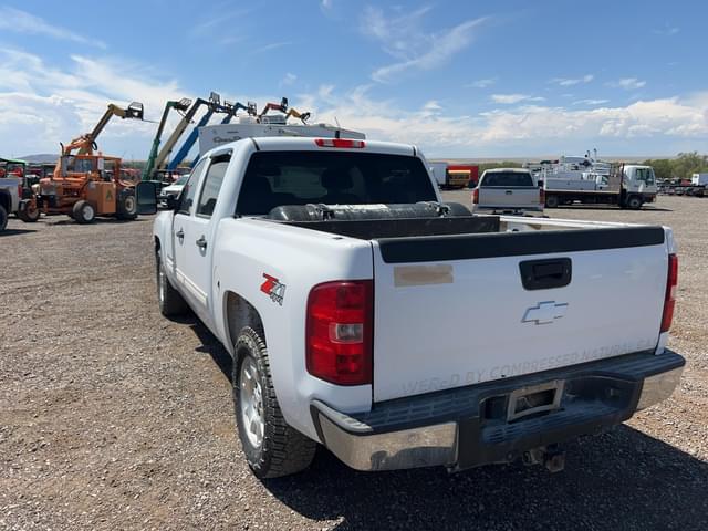Image of Chevrolet Silverado equipment image 2