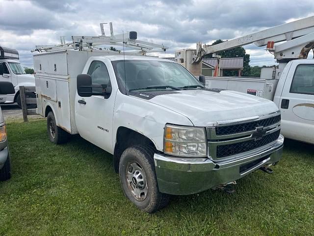 Image of Chevrolet Silverado equipment image 2