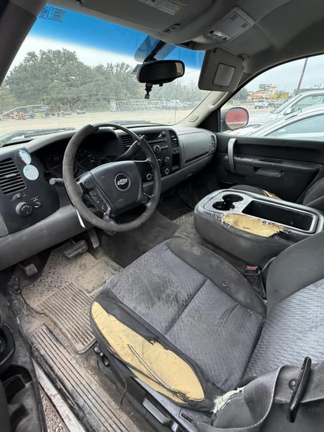 Image of Chevrolet Silverado equipment image 4