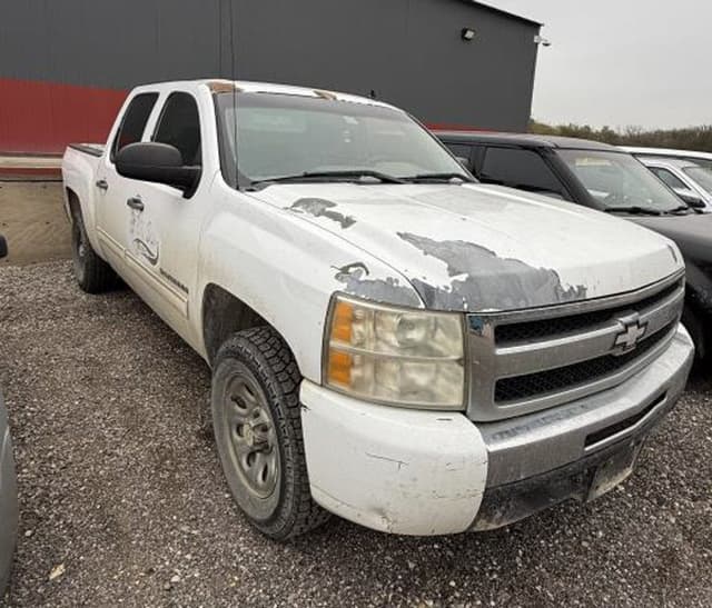 Image of Chevrolet Silverado equipment image 1