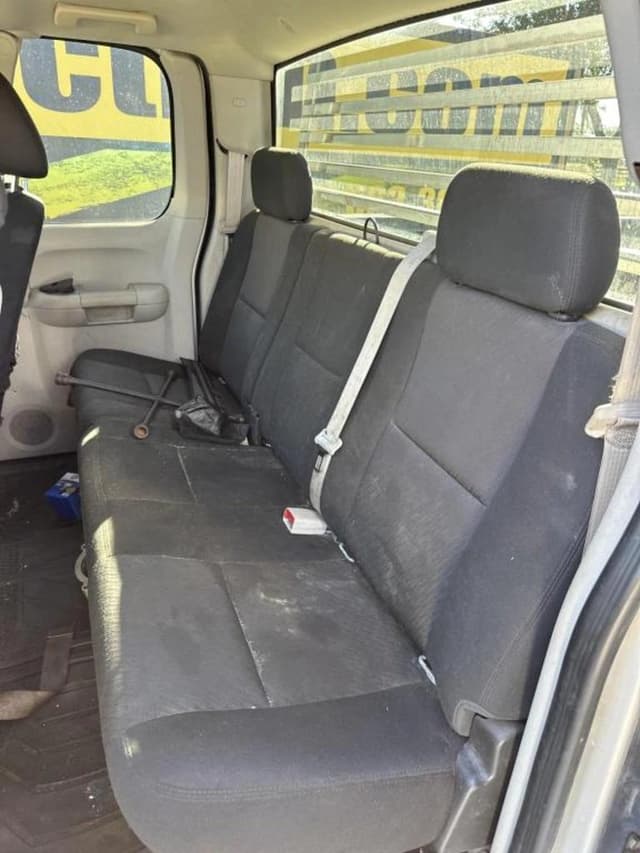 Image of Chevrolet Silverado equipment image 4