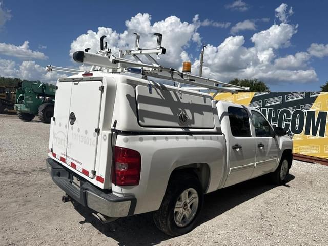 Image of Chevrolet Silverado equipment image 2