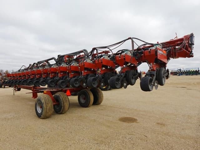 Image of Case IH 1240 equipment image 2