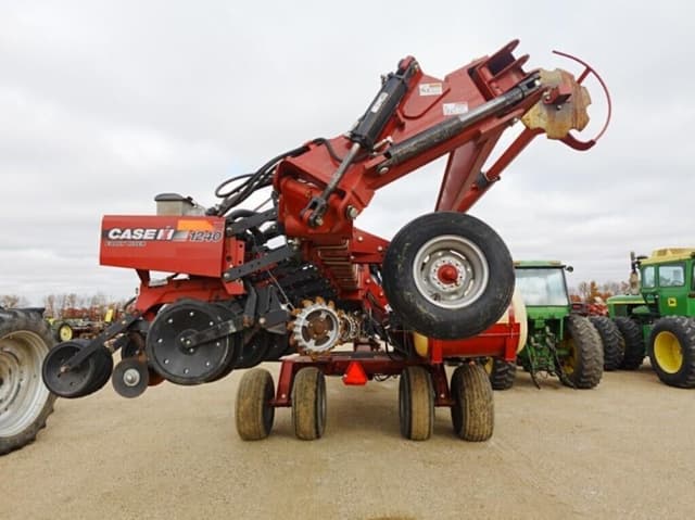 Image of Case IH 1240 equipment image 3
