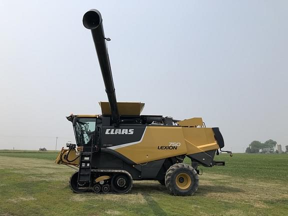 Image of CLAAS LEXION 750TT equipment image 1