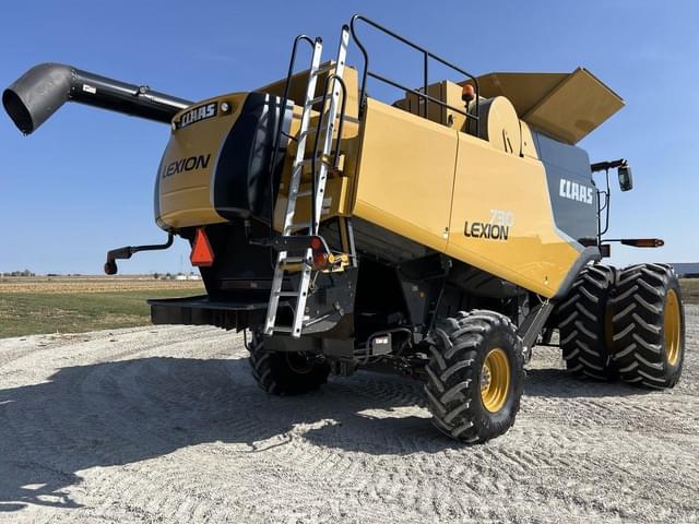 Image of CLAAS Lexion 730 equipment image 2