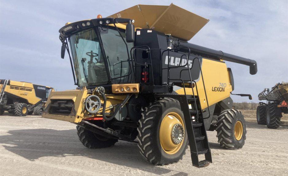 Main image CLAAS LEXION 740