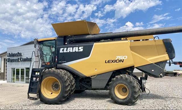 Image of CLAAS LEXION 750 equipment image 3