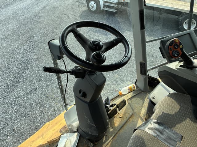 Image of CLAAS LEXION 750 equipment image 2
