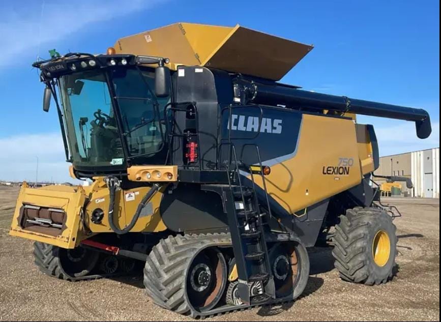 2011 CLAAS LEXION 750TT Equipment Image0