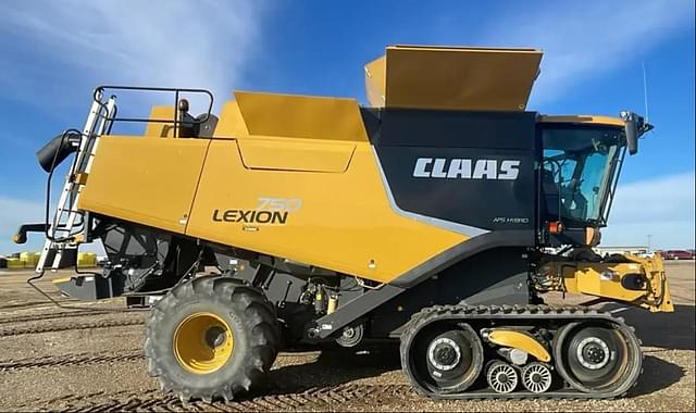 Image of CLAAS LEXION 750TT equipment image 3