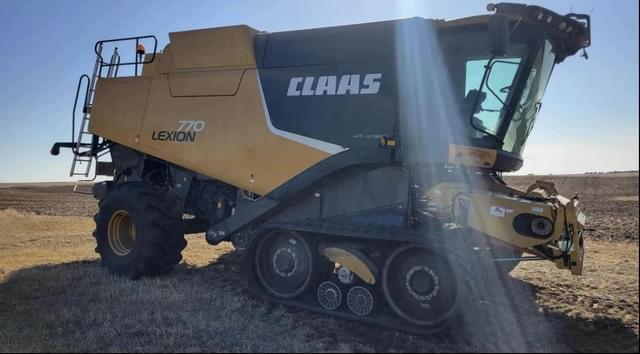 Image of CLAAS Lexion 770TT equipment image 3