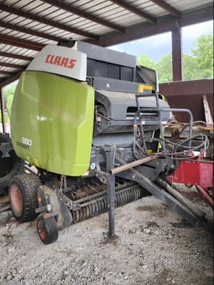 2011 CLAAS Variant 380 Image