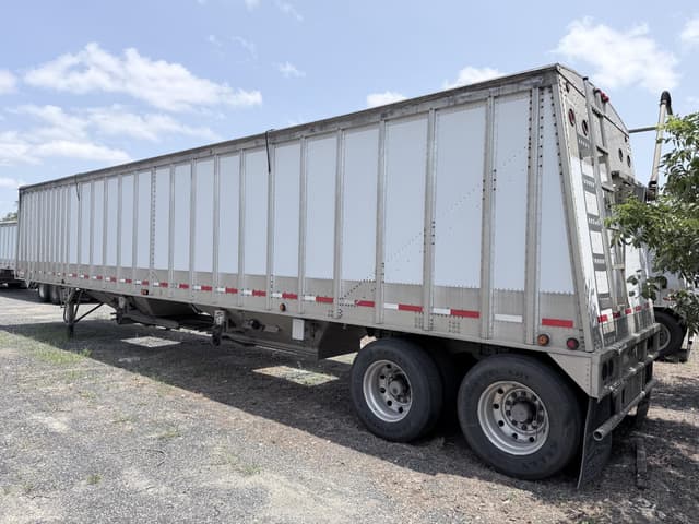 Image of Cornhusker 800 equipment image 4