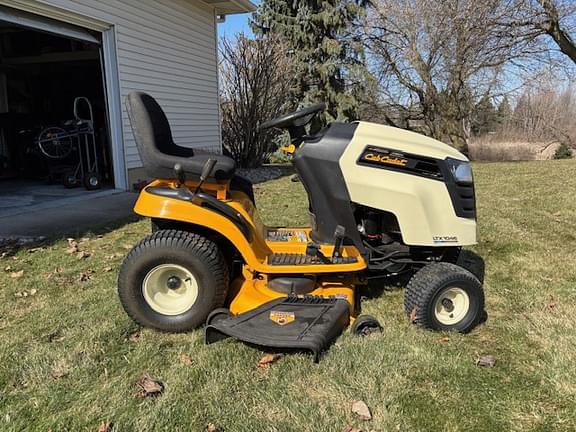 Image of Cub Cadet LT1046 Primary image