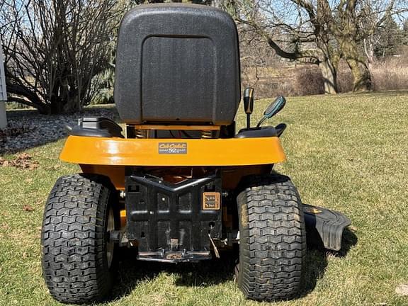 Image of Cub Cadet LT1046 equipment image 3