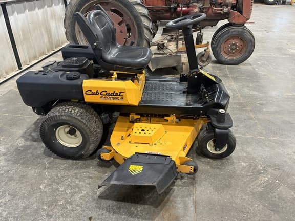 Image of Cub Cadet Z Force S60 equipment image 3