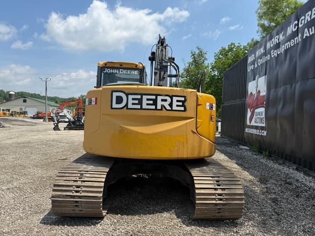 Image of John Deere 135D equipment image 2