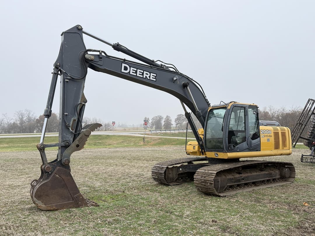 Image of John Deere 200D-LC Primary image