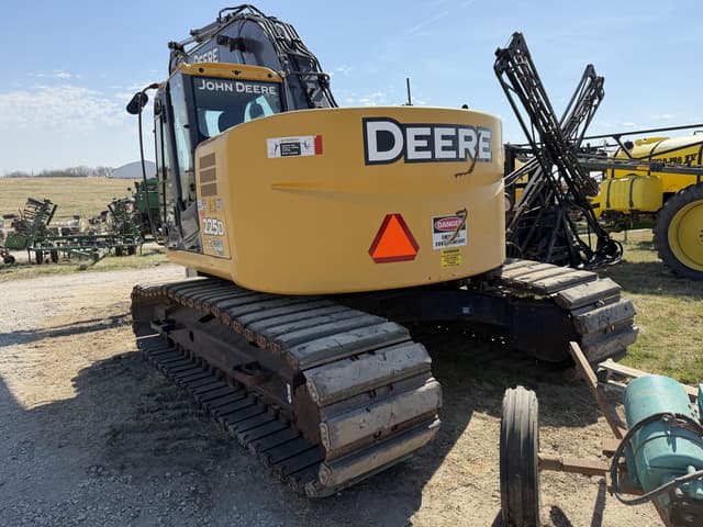 Image of John Deere 225DLC equipment image 3