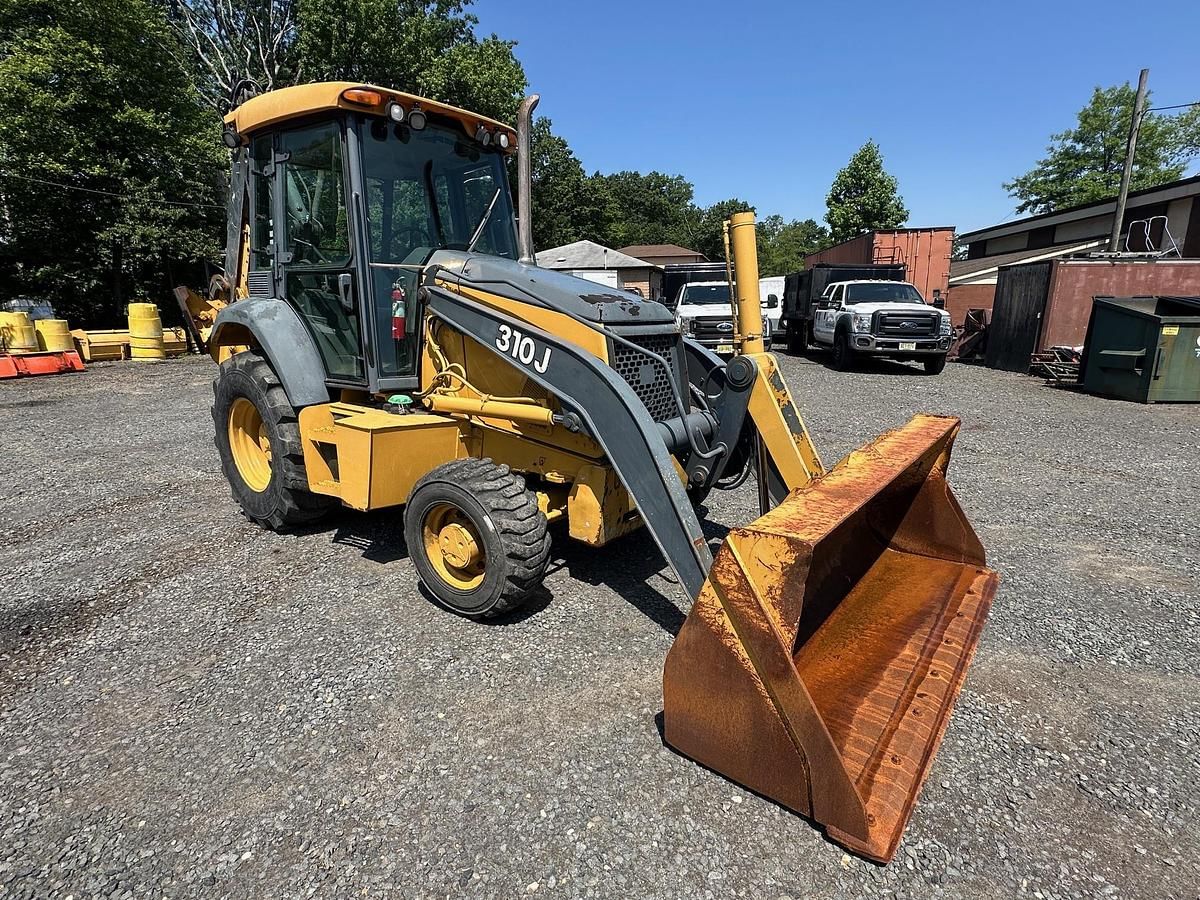 2011 John Deere 310J Equipment Image0