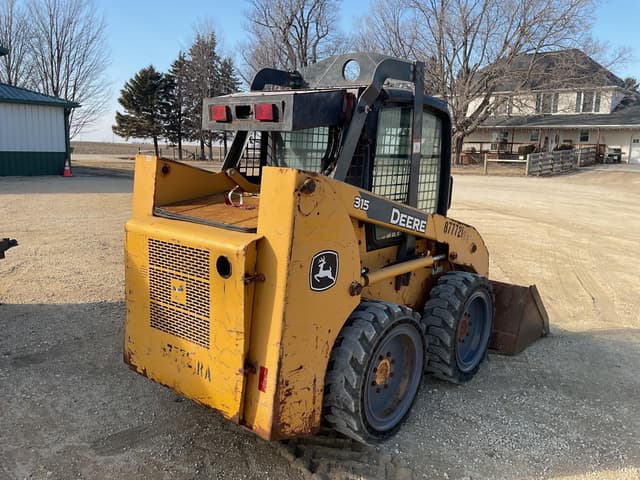Image of John Deere 315 equipment image 4